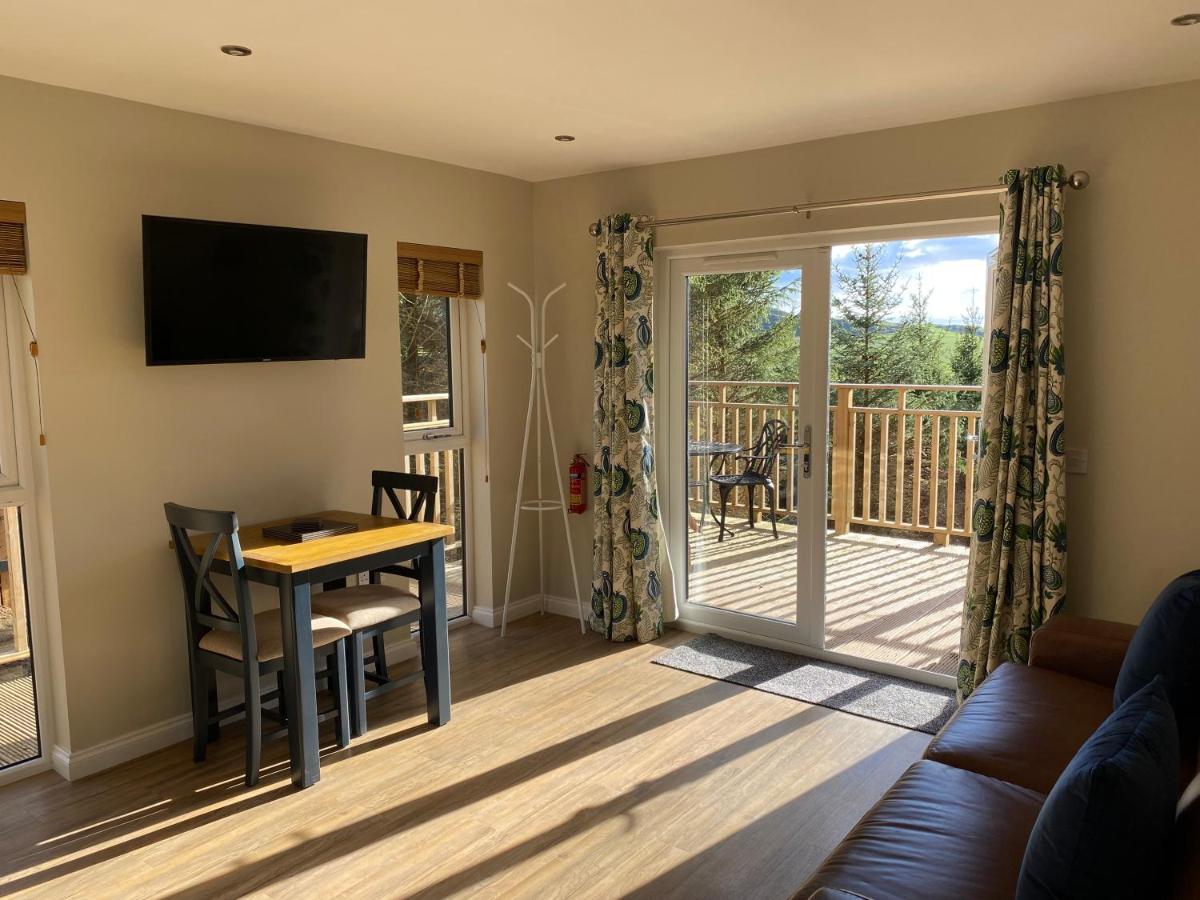 Acorn Lodge With Hot Tub Cupar Extérieur photo