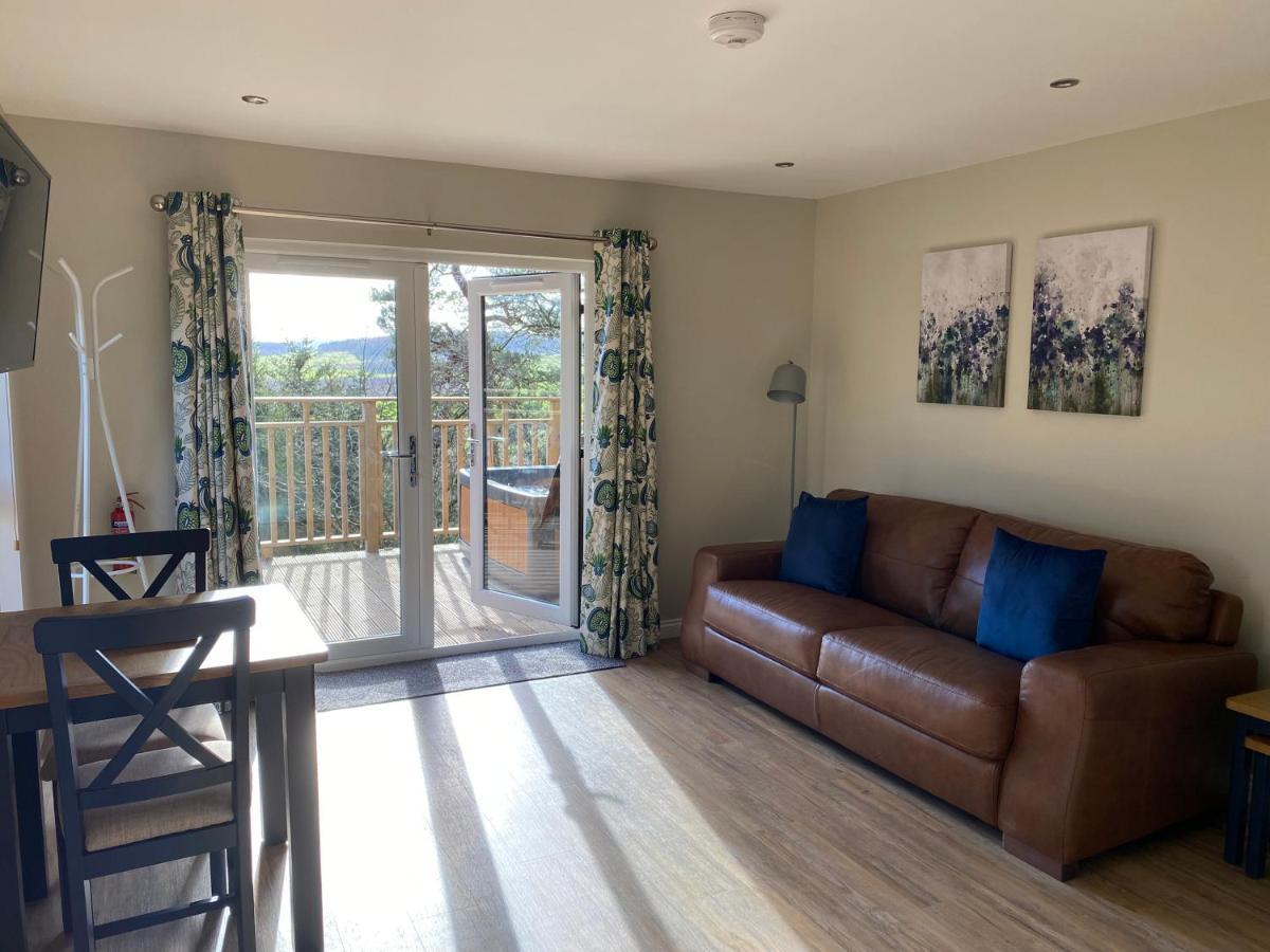 Acorn Lodge With Hot Tub Cupar Extérieur photo