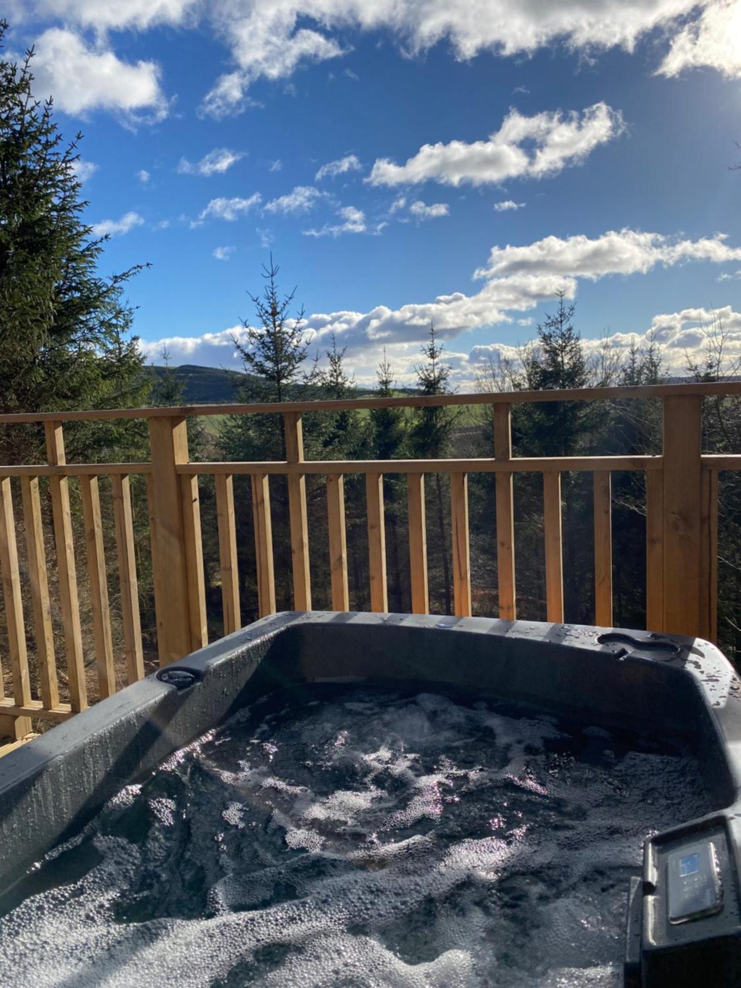 Acorn Lodge With Hot Tub Cupar Extérieur photo